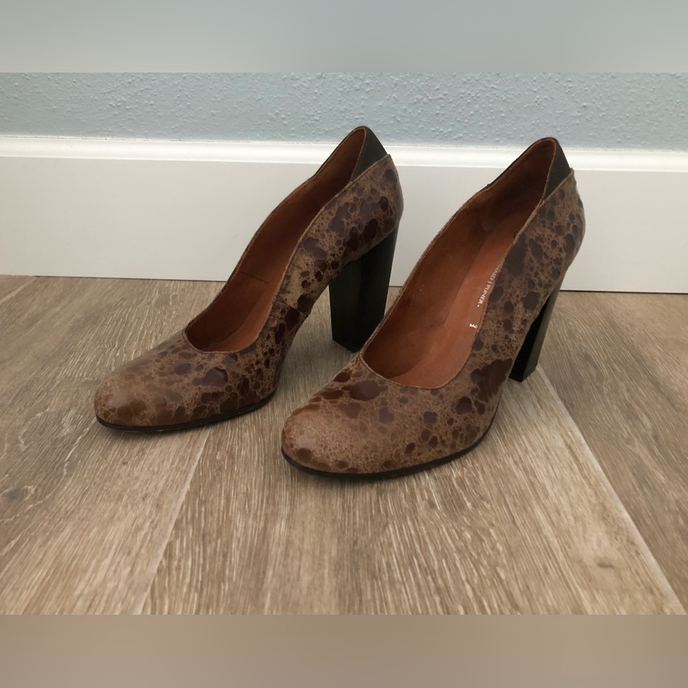 Donald J Pliner Vintage Crocodile Like Embossed Leather Chunky Heel.  Worn Once